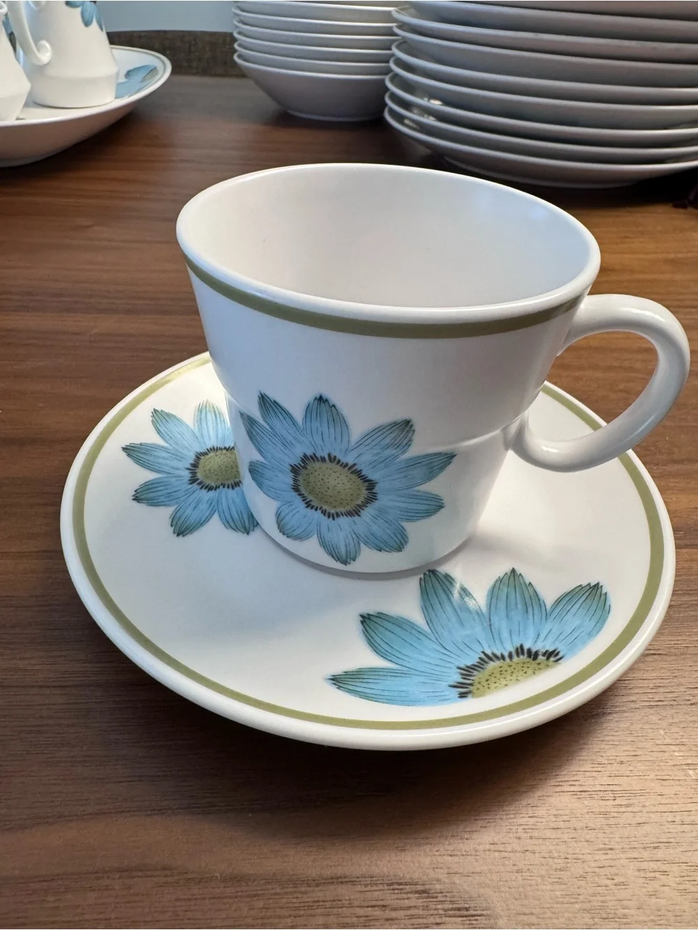 Noritake Daisy Dinnerware Set